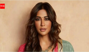 'People said Salman Khan wouldn’t come early, but he came early': 'Maatrubhumi' actress Chitrangada Singh 'unprofessional tag | Hindi Movie News