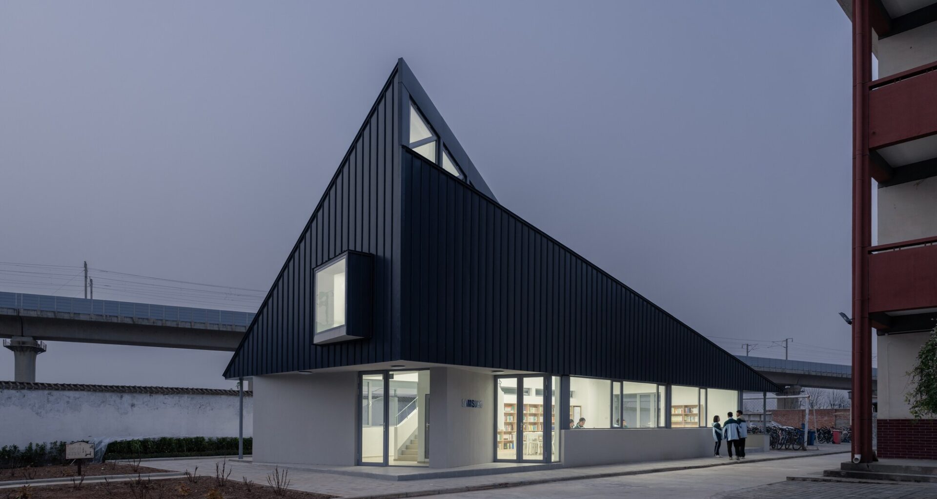 Samsung Library No. 3, supported by the Shaanxi Hope Project / Wall Architects of XAUAT