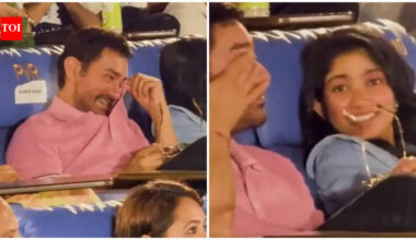 Aamir Khan tears up watching Junaid Khan's acting, praises Sai Pallavi at Ek Din event: 'Best actress in our country today' | Hindi Movie News