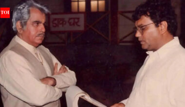 Dilip Kumar skipped Saudagar shoot for 3 days citing illness; Subhash Ghai threatened to cancel film, reveals Kamlesh Pandey |