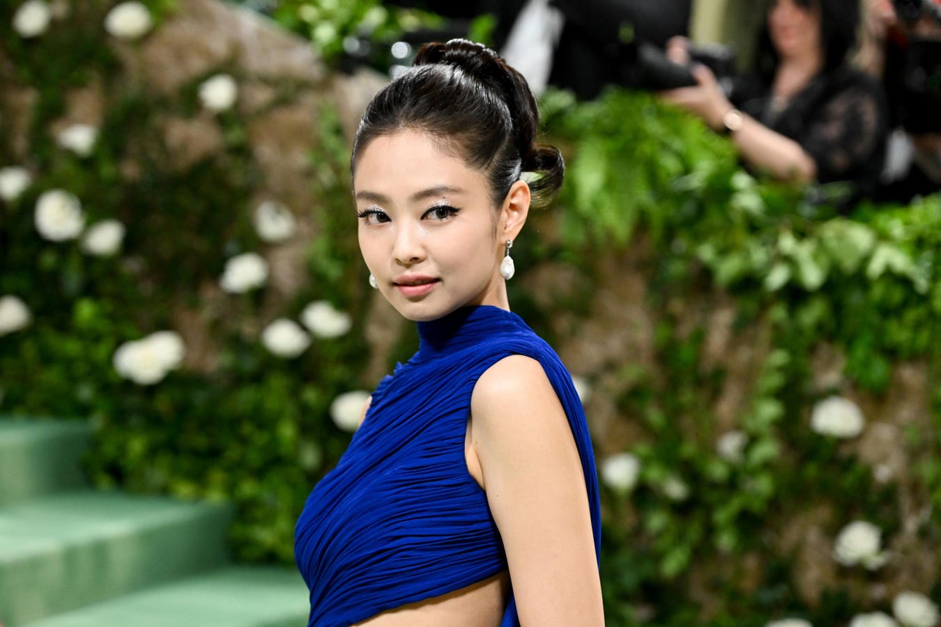 Jennie Nearly Scores The Second No. 1 For A K-Pop Act On Several Charts