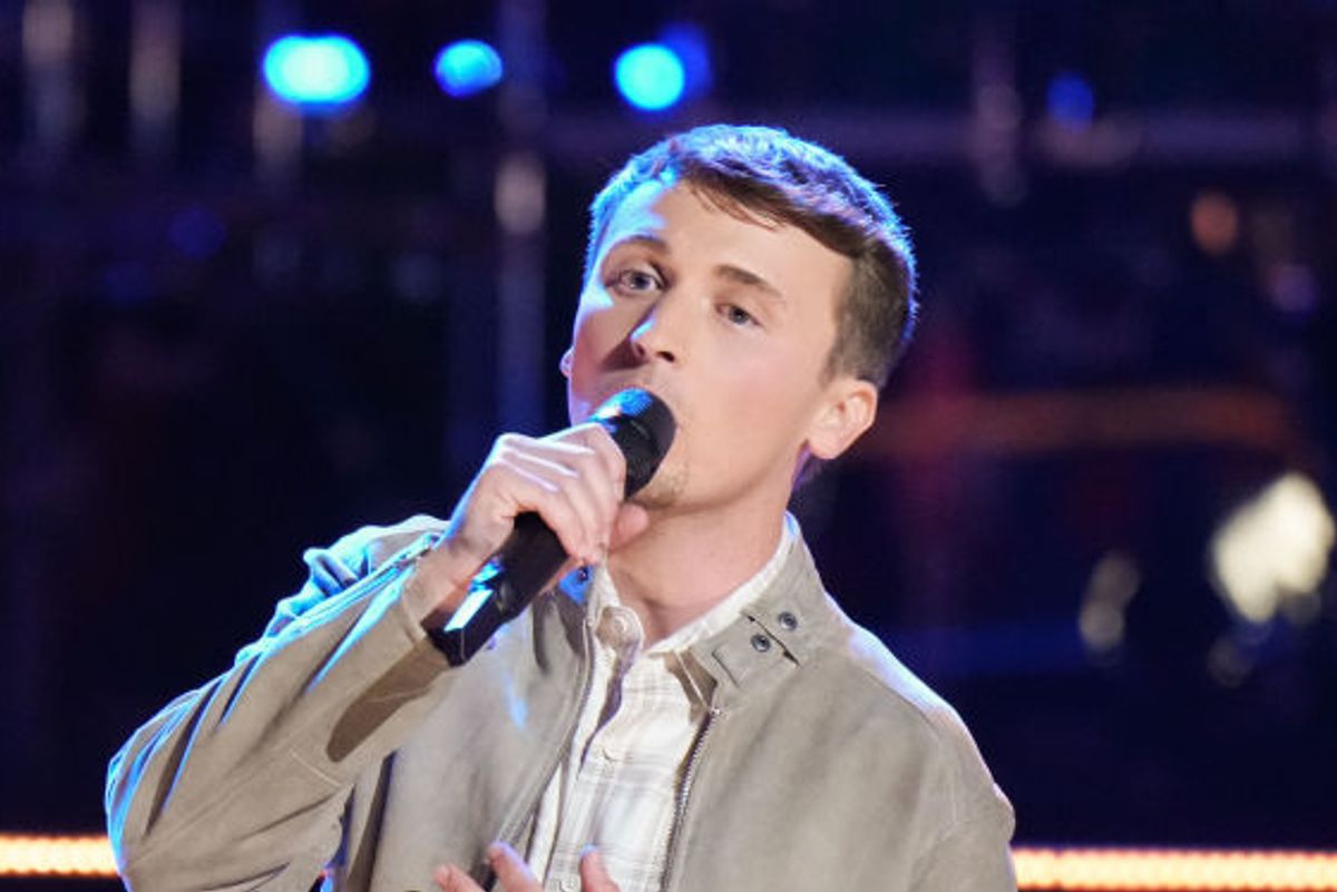 Dylan performed I Look To You, which he dedicated to his late mother