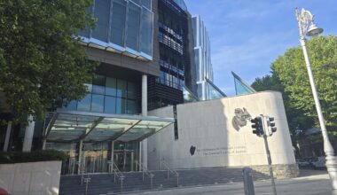 "Doctor" told man he would "cut" his "throat", court hears