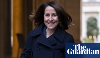 Liz Kendall urges UK public to embrace AI as government makes first £500m fund investment | AI (artificial intelligence)