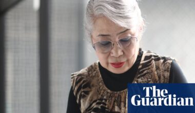 ‘How do I end a call?’: the elderly Japanese people determined to master smartphones | Smartphones