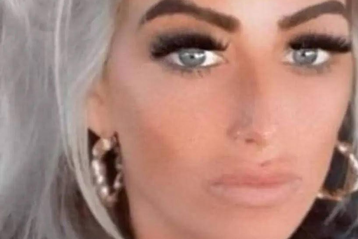 Scarlett Faulkner (29)