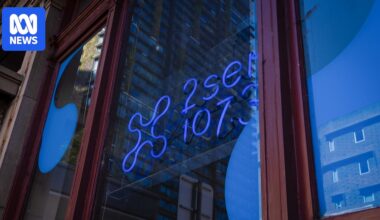 Sydney community radio station 2SER faces uncertain future as university funding dries up