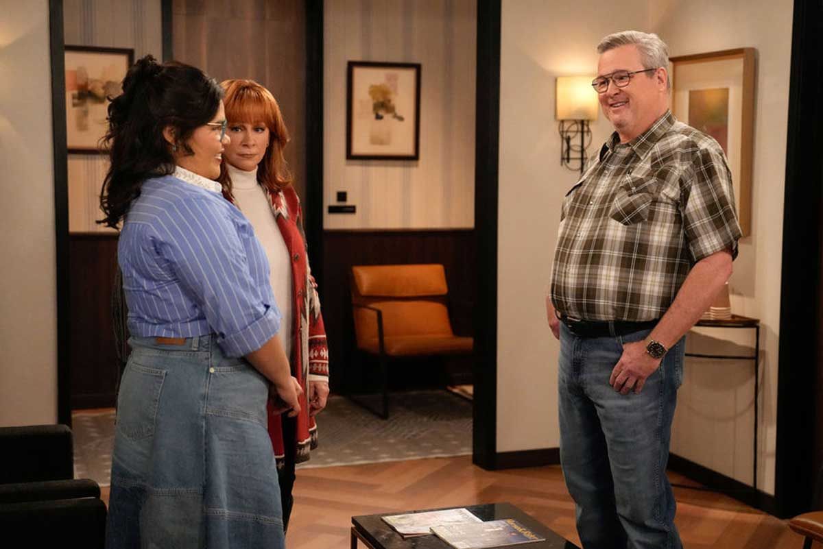 Eric Stonestreet Reveals How Running into Reba McEntire at the Super Bowl Led to His “Happy’s Place” Role (Exclusive)
