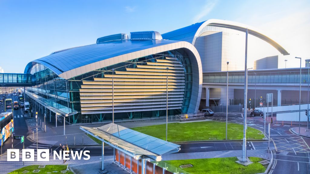 Man dies after being hit by bus at Dublin Airport - BBC