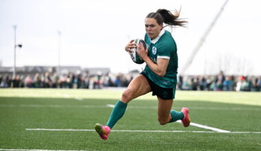 Béibhinn Parsons scores Ireland's third try against Italy in Galway