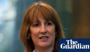 UK undershoots annual borrowing target by £700m | Government borrowing