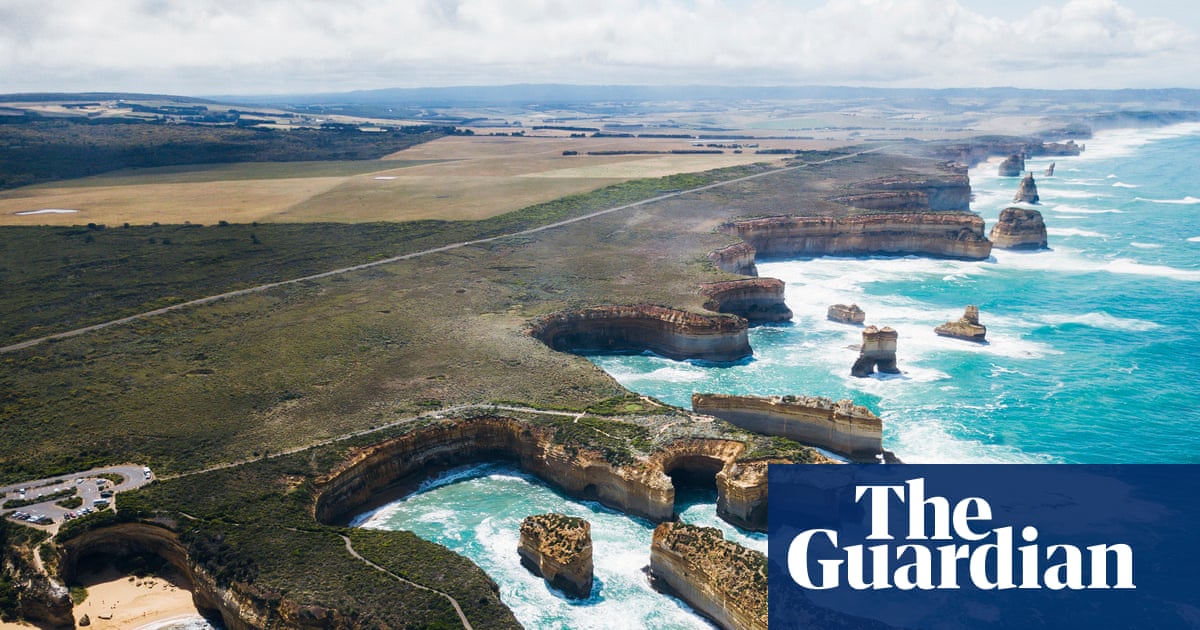 ‘A history of the Earth’: Twelve Apostles revealed to be as old as 14m years | Environment
