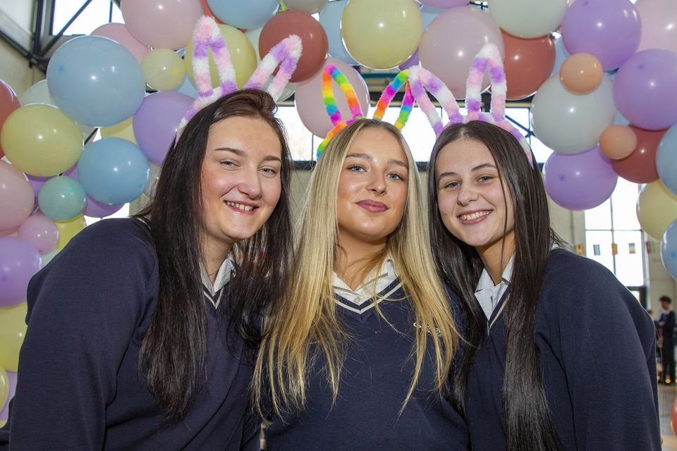 Zuzanna Saniewska, Alanna Orr and Kelsey Doyle at the Glenart College TY Easter fair in aid of Enable Ireland. Photo: Michael Kelly