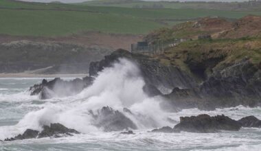 Storm Dave grounds flights as powerful winds continue to lash Ireland