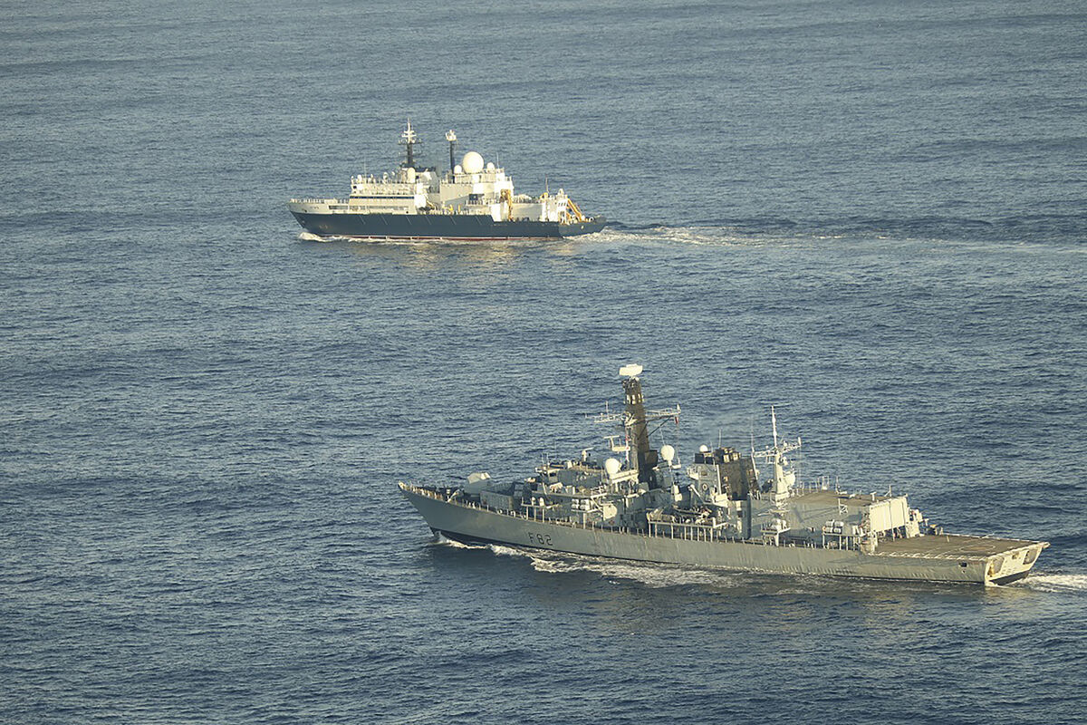 The British navy's HMS Somerset flanking Russian ship Yantar. File picture: PA/Royal Navy 