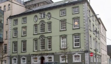 Better staffing and waiting times but Cork's Mercy building still needs work, says report