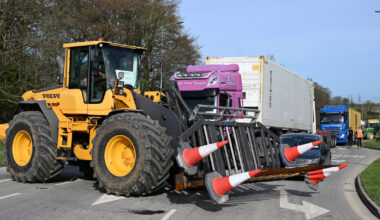 Defence Forces to be deployed; gardaí say protestors blocking fuel depots risk arrest