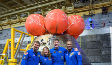 Artemis astronauts receive thunderous welcome home at Mission Control