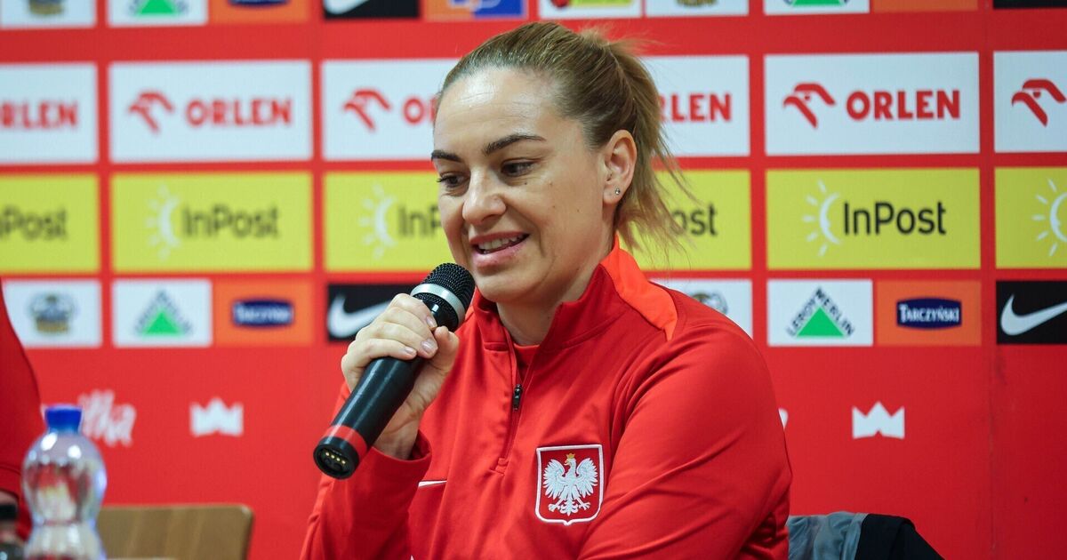 Poland boss takes swipe at Ireland over pitch-width tactic