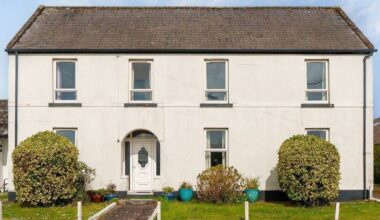 Eight-bed coastal Colossus hits the Youghal market for €325,000