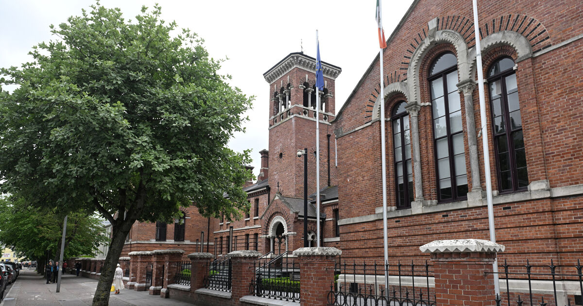 Woman, 88, 'shaking all the time' since being duped in Douglas by Cork conman