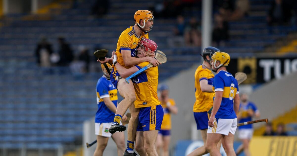Clare finish strong to snatch Munster U20HC victory over 14-man Tipperary