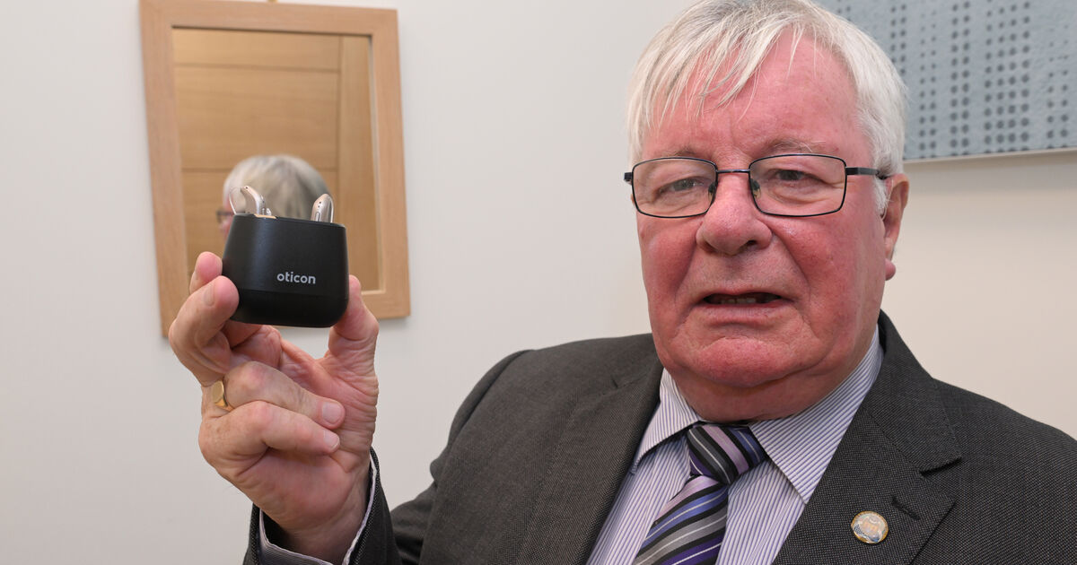 Taoiseach leads tributes to former mayor Joe Carroll following death