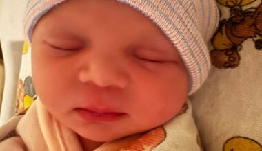 Paramedics help passenger give birth just before flight lands