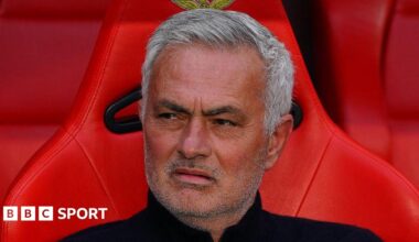 Jose Mourinho in the dugout managing Benfica