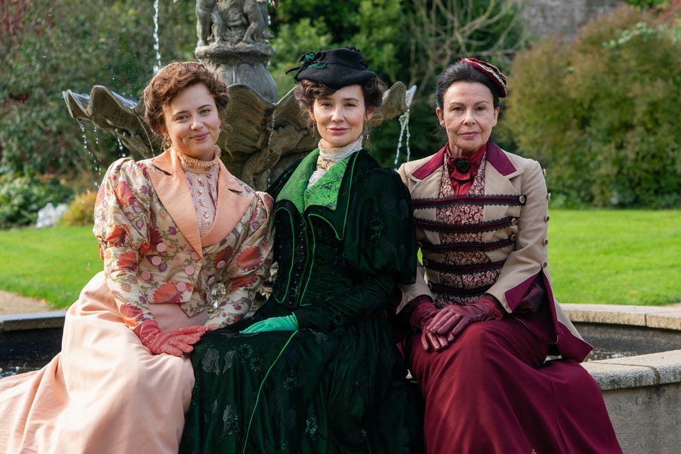 shannon lavelle, claire cooper, julie graham, the hardcores season 2