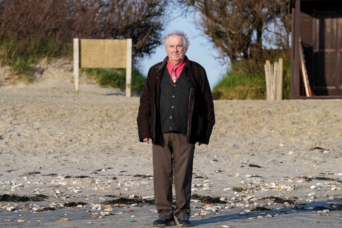 557935,TITLE:Eastenders Nigel at the beach in EastEnders