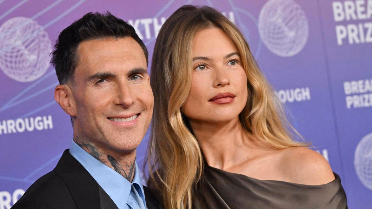 ‘WTF happened to him?’ Fans do double take over Maroon 5 singer’s new face