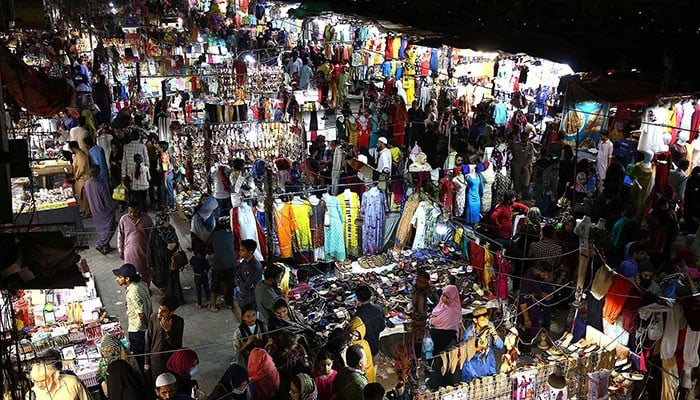 Markets, malls to shut at 8pm across Pakistan except Sindh