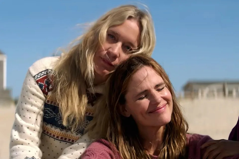 Jennifer Garner and Chloë Sevigny in 'The Five Star Weekend'Credit: Peacock
