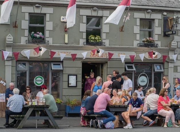 Galway pub closes doors as owners make ‘difficult decision’ over rising costs