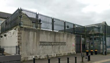Judge adjourns murder case hearing after man scalded with hot water at courtroom door – The Irish Times