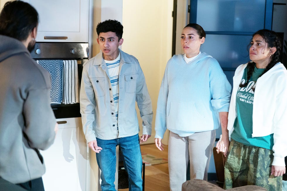 Ravi Gulati, Nugget, Priya Nandra Hart, Avani Nandra Hart, EastEnders ravi gulati, nugget, priya nandra hart, avani nandra hart, eastenders