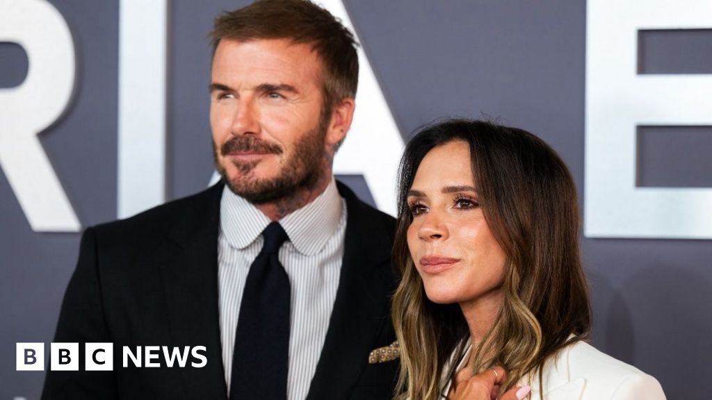 Beckhams have 'always tried to be best parents', Victoria says after Brooklyn row - BBC