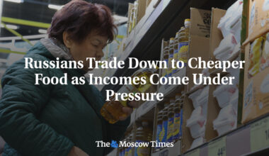 Russians Trade Down to Cheaper Food as Incomes Come Under Pressure