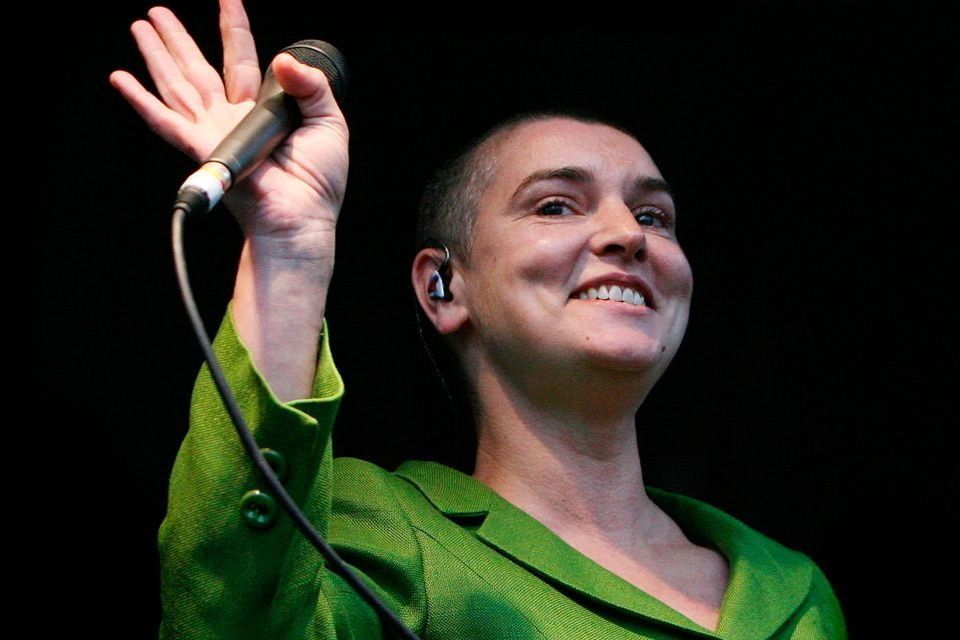 Singer Sinéad O'Connor preferred to keep a polite distance from zealous fans