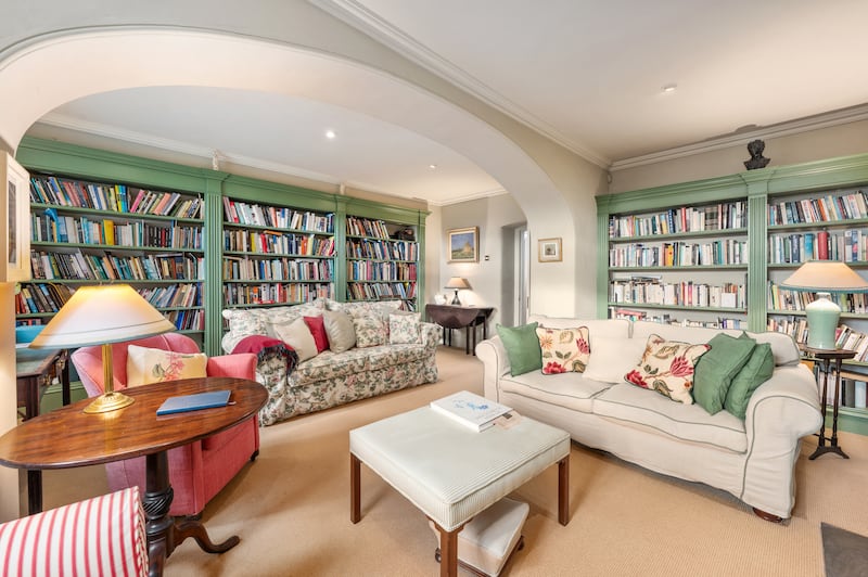 Sittingroom/study/library