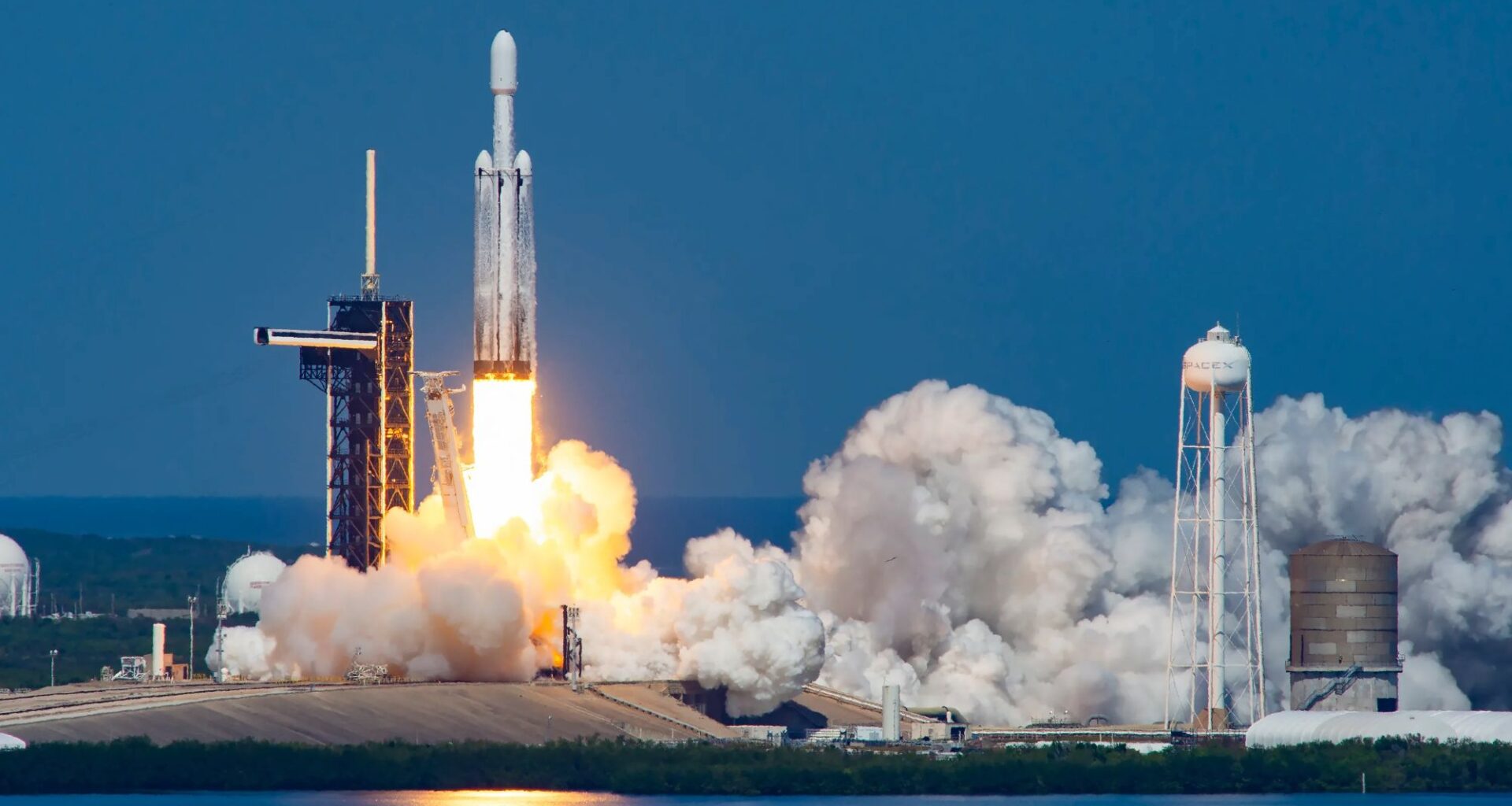 SpaceX launching powerful Falcon Heavy rocket for 1st time in 18 months on April 27: Watch it live