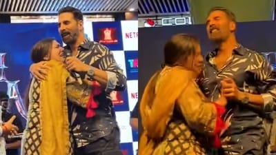 Akshay Kumar dances with fan at Bhooth Bangla promotions.