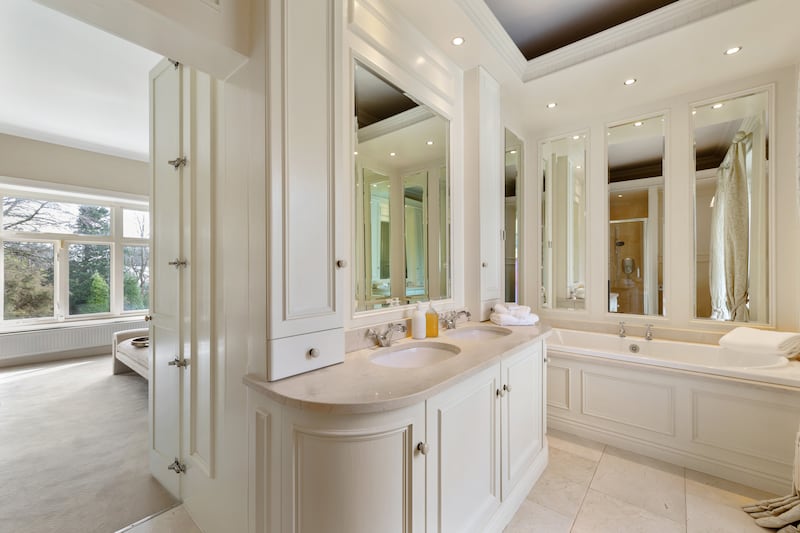 Main bedroom ensuite