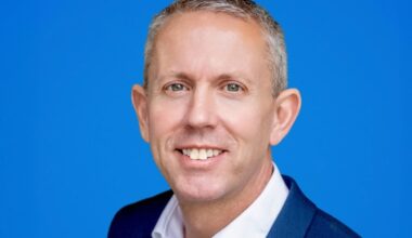 Dell's CFO built a 27-year career without leaving the company. Here's how he kept moving up