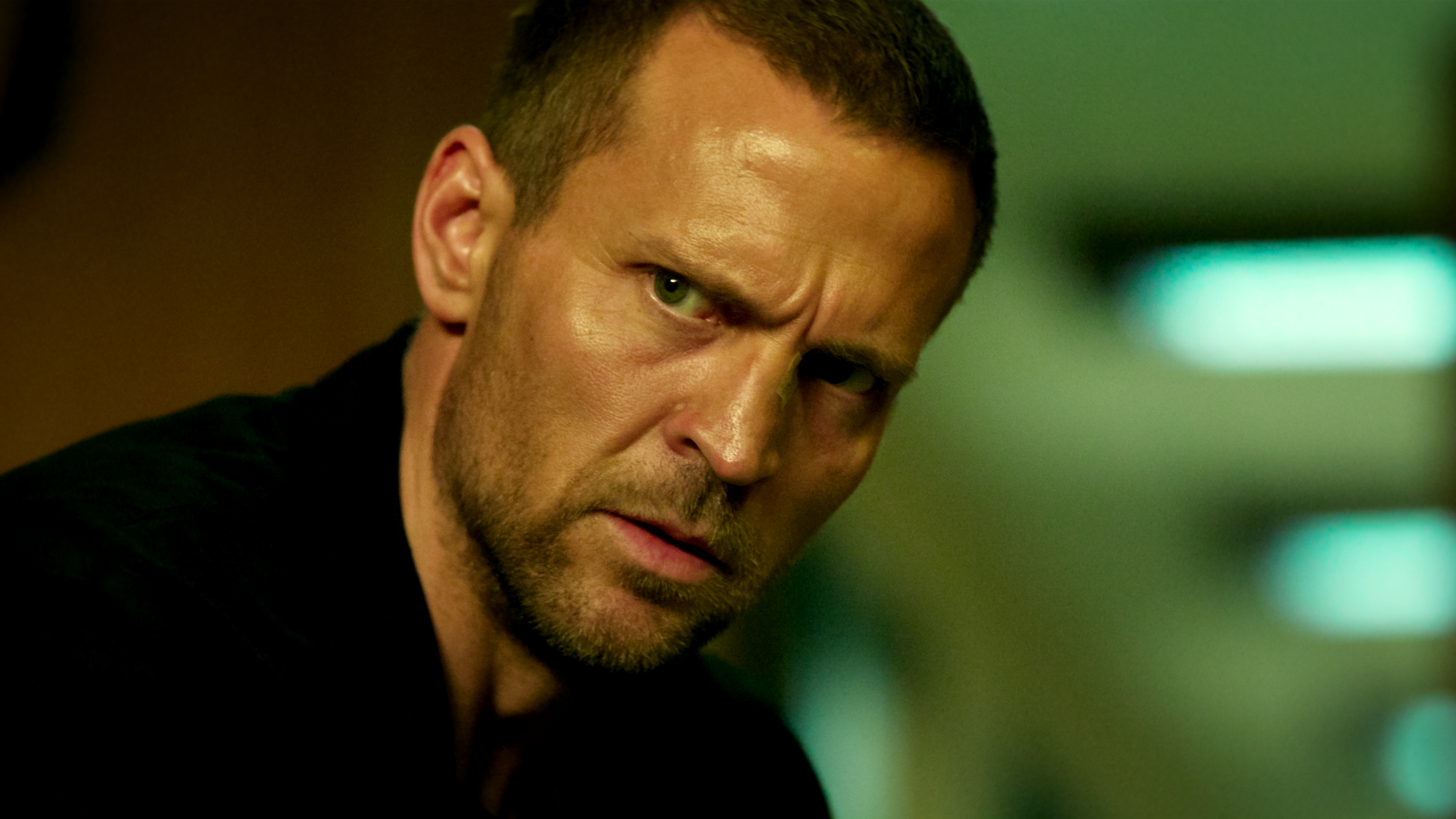 Detective Hole N S1 E4 00 37 40 14 Ronald Plante Netflix