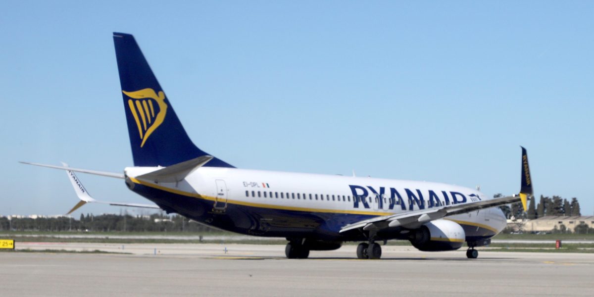 Ryanair CEO says book summer trips before fares soar, despite risk of fuel crunch canceling flights