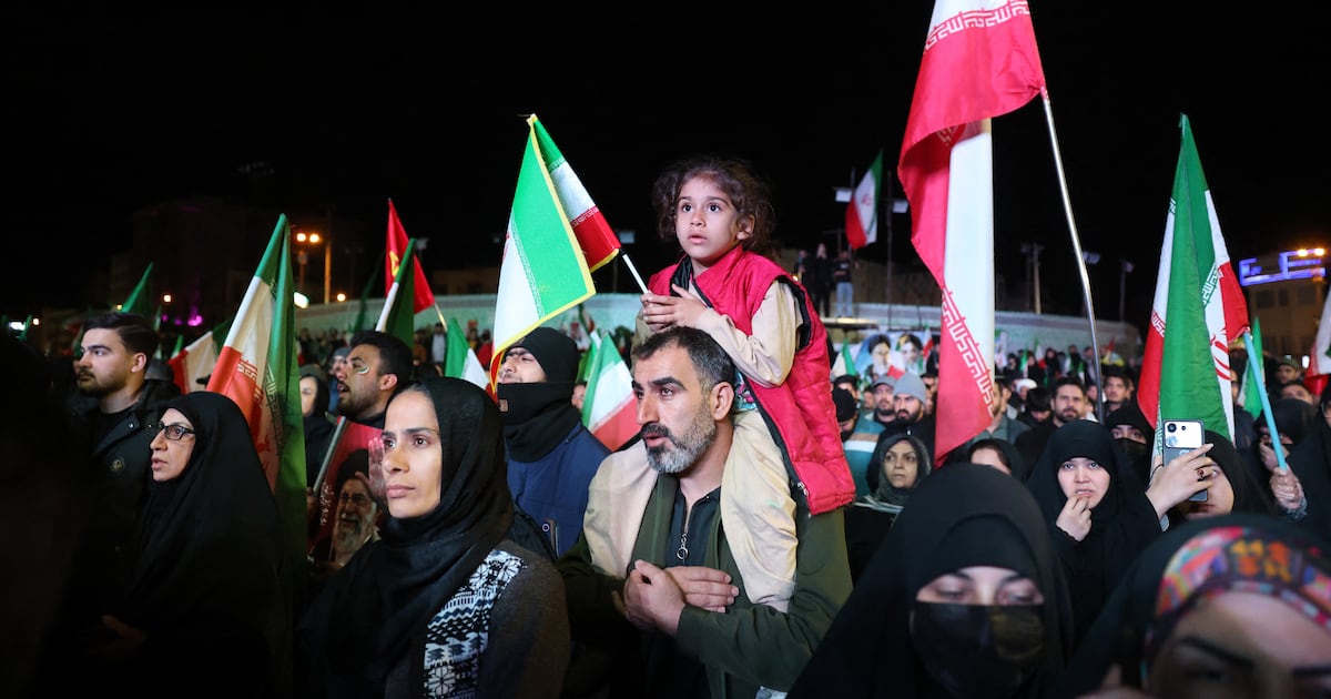 Oil prices fall, stock markets rise after US and Iran agree ceasefire and to open Strait of Hormuz – The Irish Times