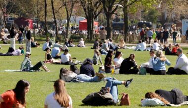 Temperatures to hit 21 degrees this week as Ireland to see warmer-than-average weather – The Irish Times