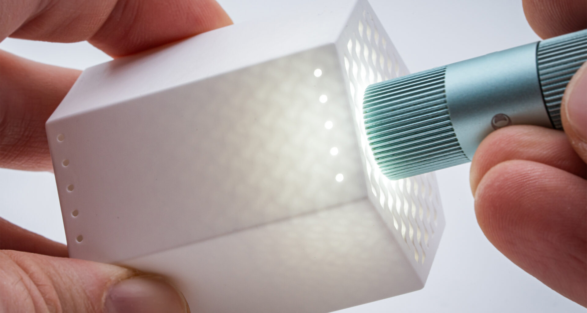 3D printed monolithic zirconia gyroid fuel cell architecture. Photo via Lithoz.